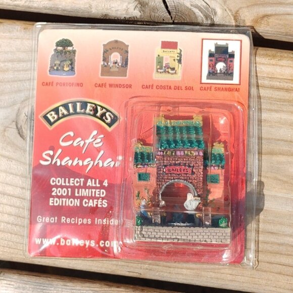 Rare Baileys Cafe Shanghai CAFE Series NIP - Picture 1 of 3